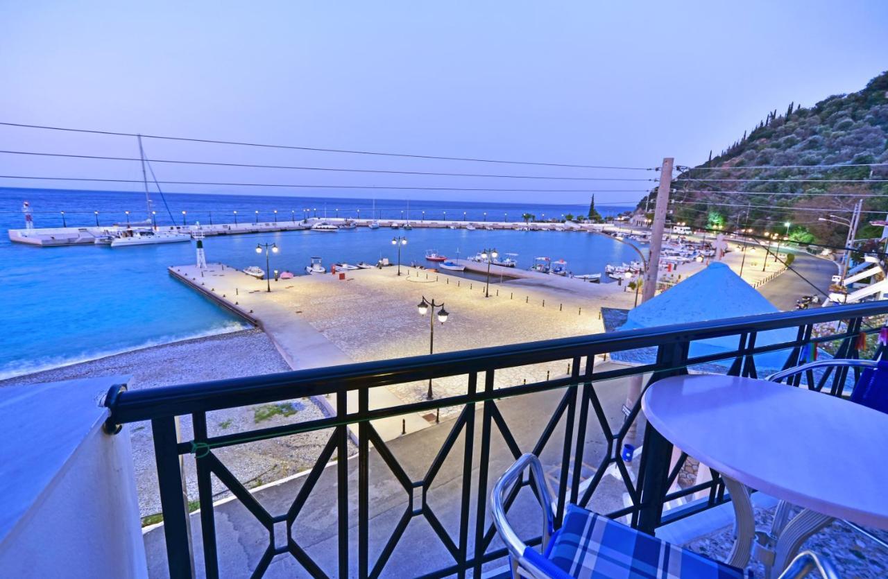 Hotel Blue Sea Тирос Экстерьер фото
